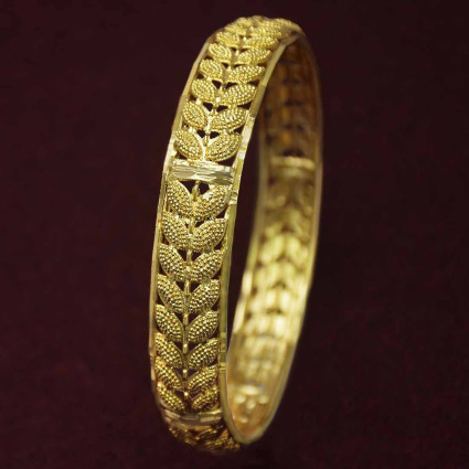 Stylish Trendy Gold Plated Medium Leaf Net Bangle