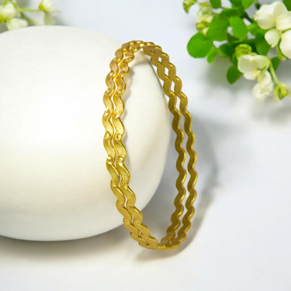 Stylish Gold Plated Thin Zigzag Bangles