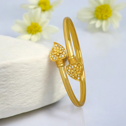 Elegant Gold Plated Floral Heart Open Bangle
