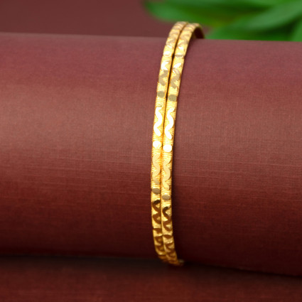 Trendy Gold-Plated Wavy Pattern Bangles