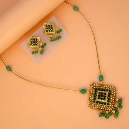 Fashion Invisible Chain Antique Green Stone Pendant Set